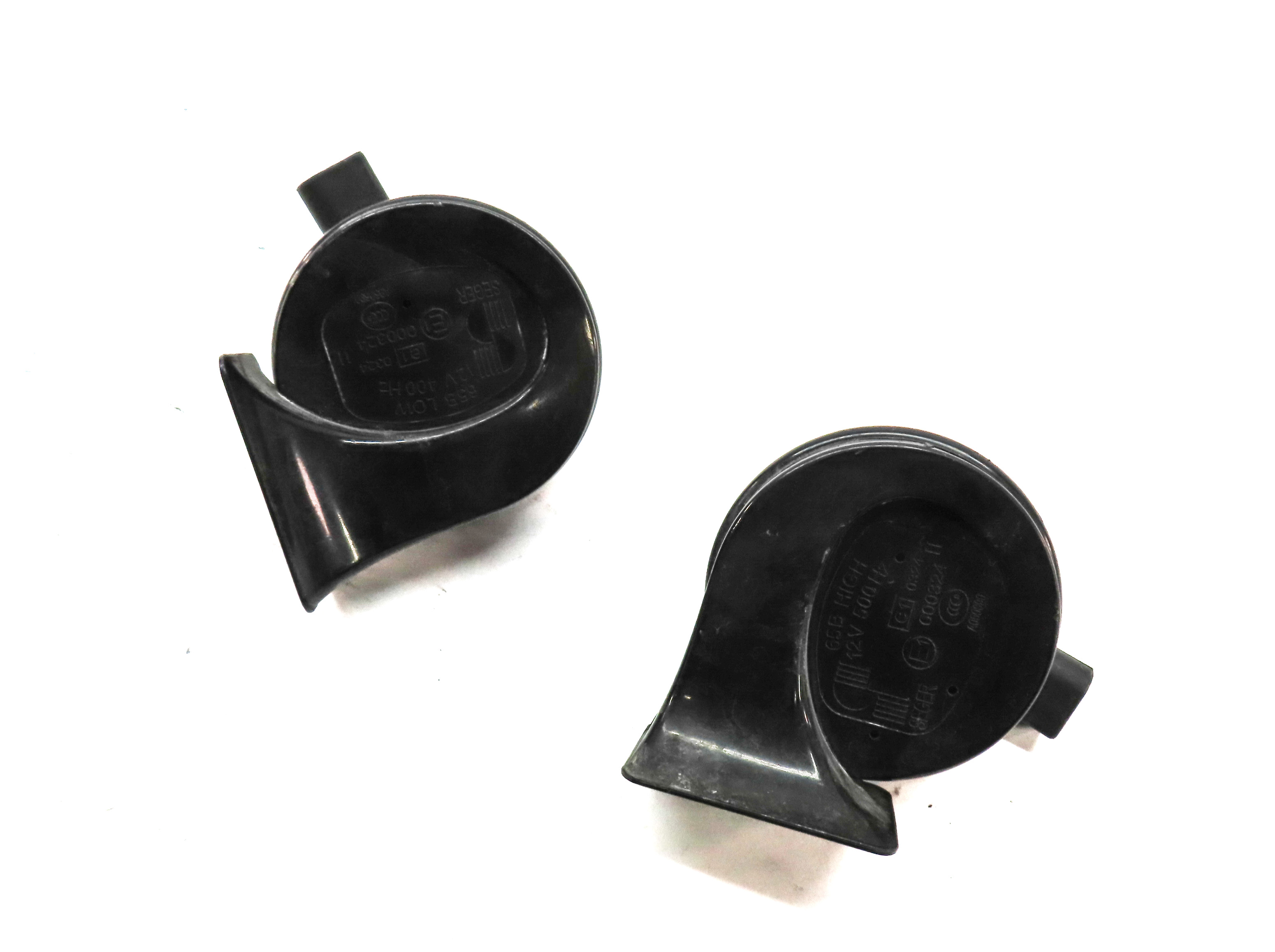 2015-2018 AUDI Q3 (8U) HIGH & LOW TONE SAFETY HORN SET-2 — exact item pictured